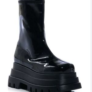 Azalea wang patent boots.